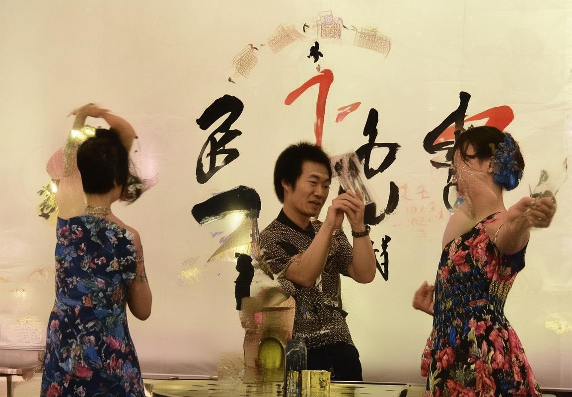 巴塞尔VS曼城：巅峰对决前瞻与历史交锋回顾(图2)