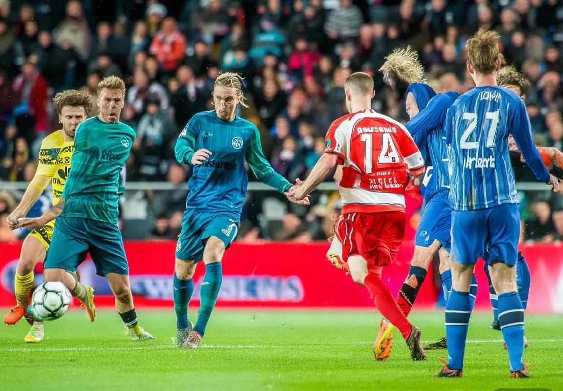 哥本哈根VS霍森斯：精彩对决回顾与战术解析(图1)